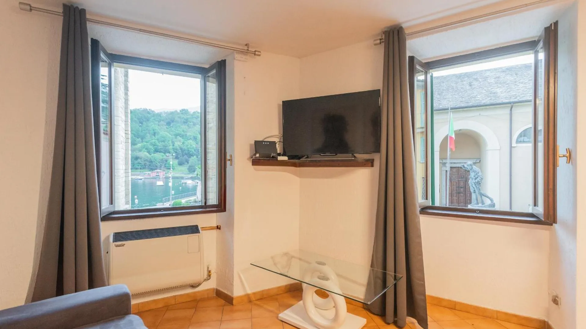 Bell Tower Square By Rent All Como Lenno